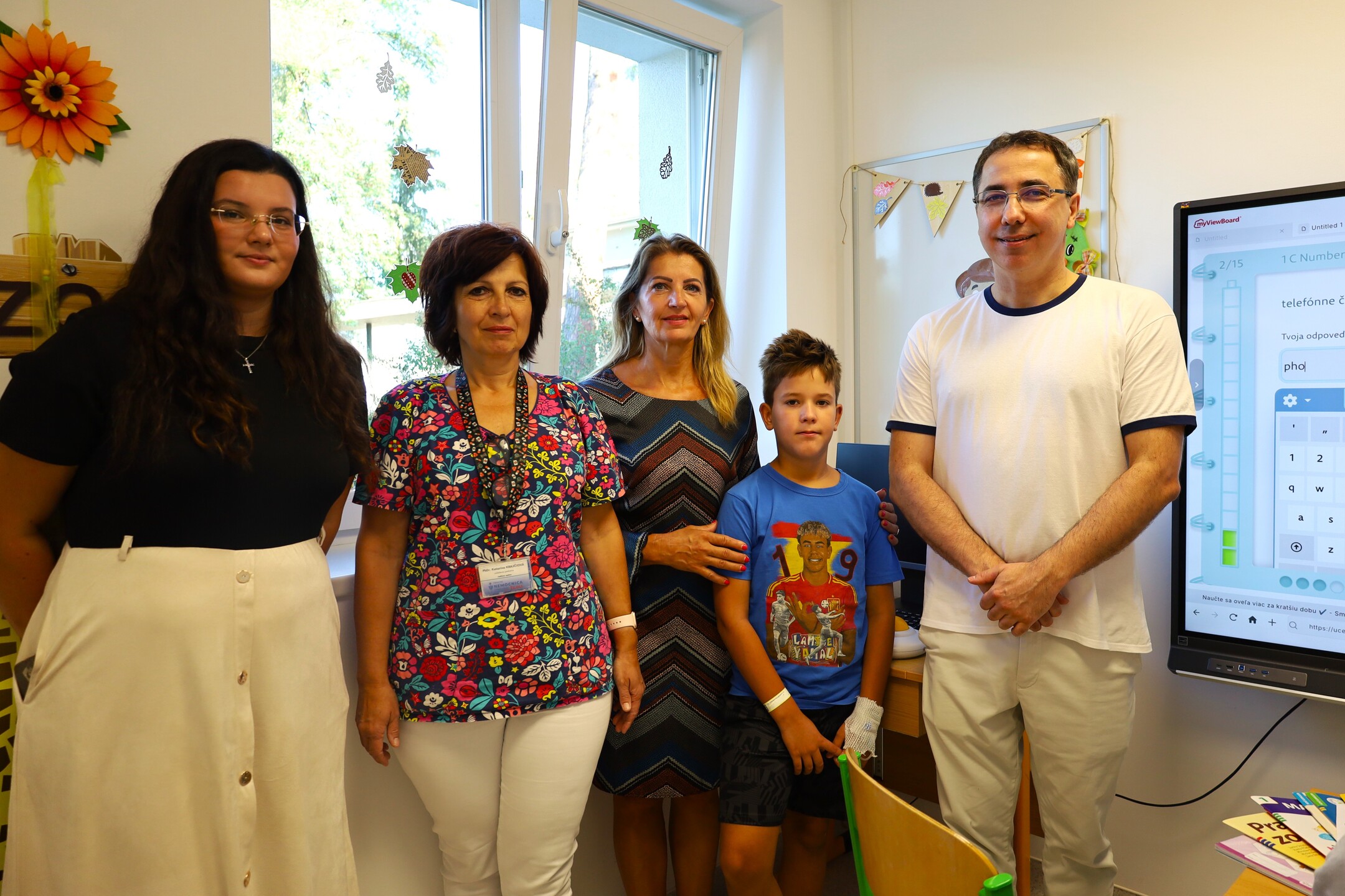 Školský rok sa začal aj v žilinskej nemocnici, hospitalizované deti sa učia v novej interaktívnej učebni