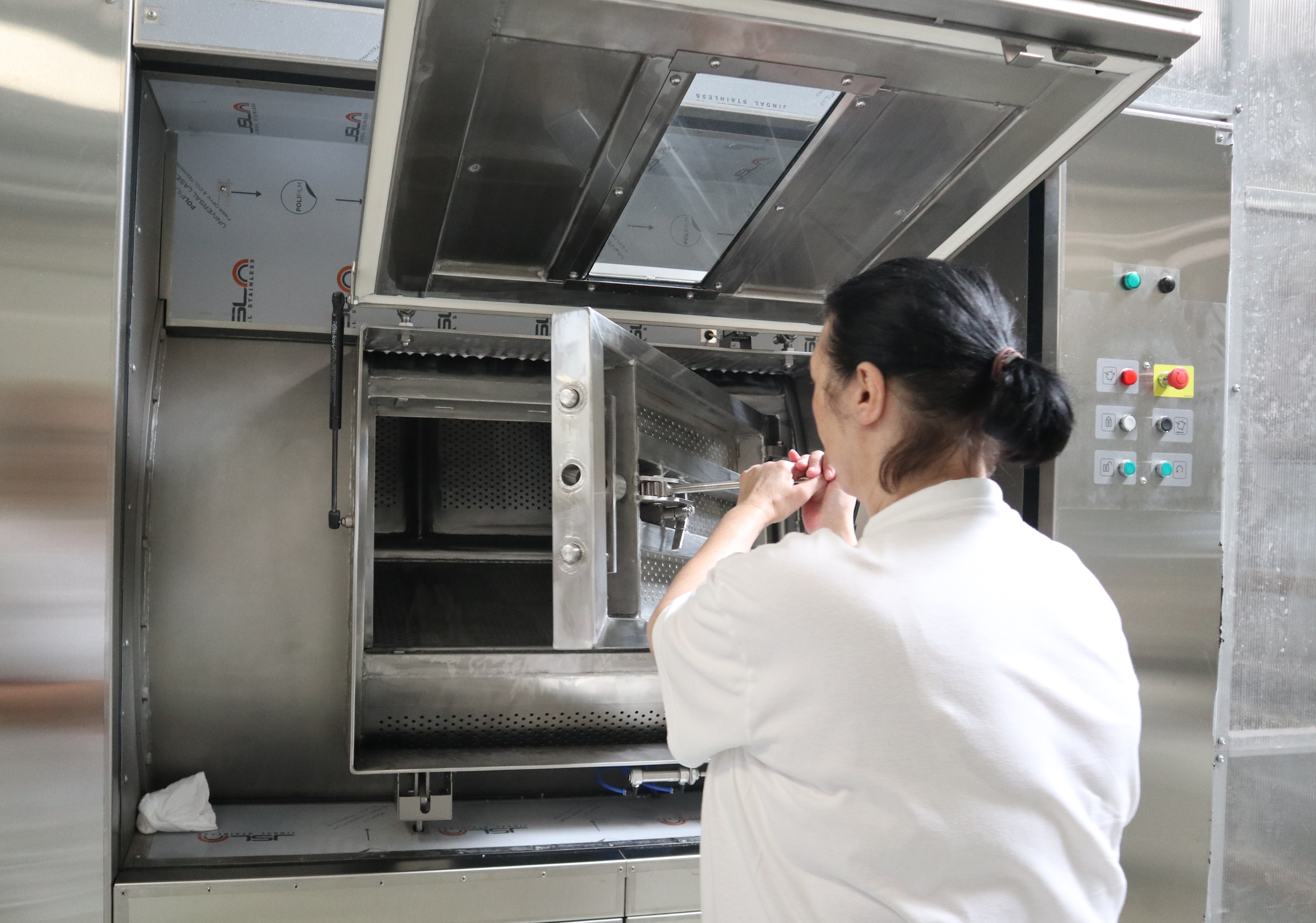 FNsP ZA V žilinskej nemocnici majú novú priemyselnú hygienickú práčku
