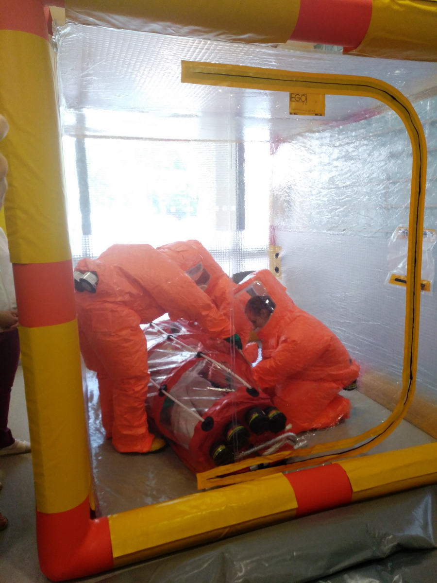 1120 fnsp zacvicenia sa zucastnili aj clenovia biohazard timu z martina jpg