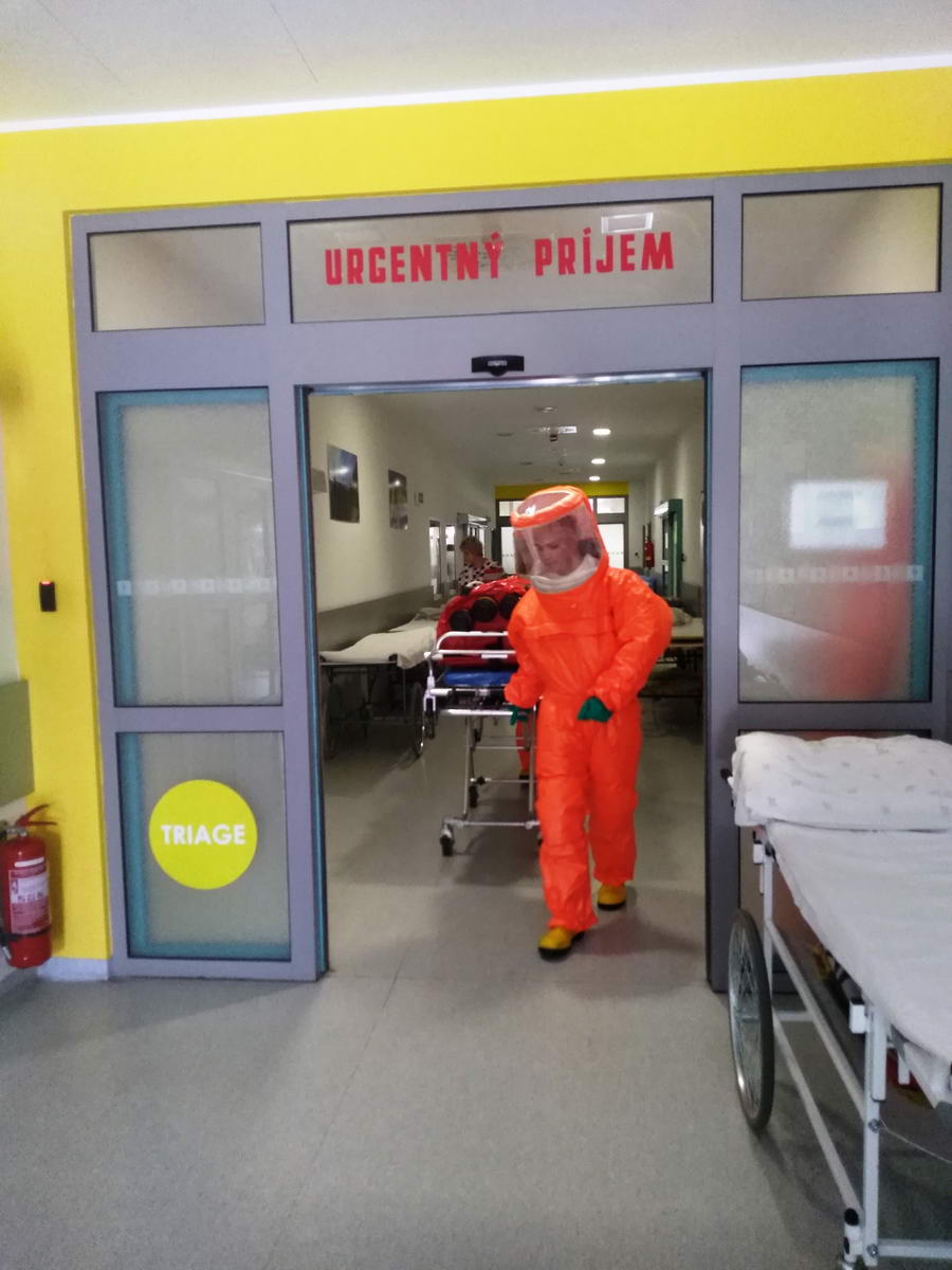 1121 fnsp zav zilinskej nemocnici nacvicovali postup pri vyskyte vysoko nakazlivej choroby jpg