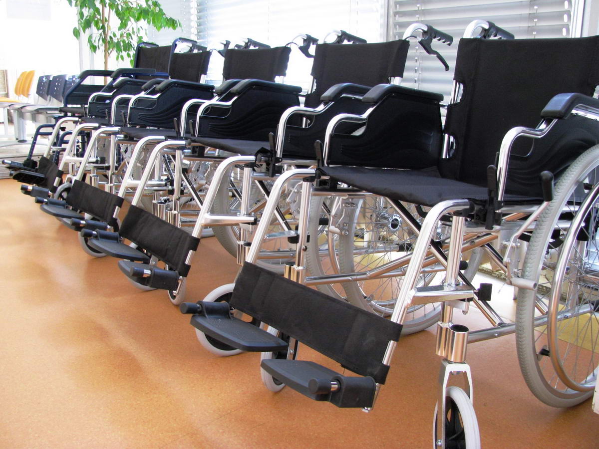 1201 fnsp zazilinska onkologia ziskala pat novych invalidnych vozikov jpg