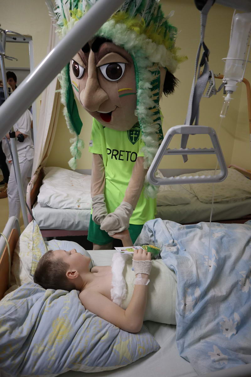 1469 fnsp zadetskych pacientov potesil takmer cely tim zilinskych sosonov jpg