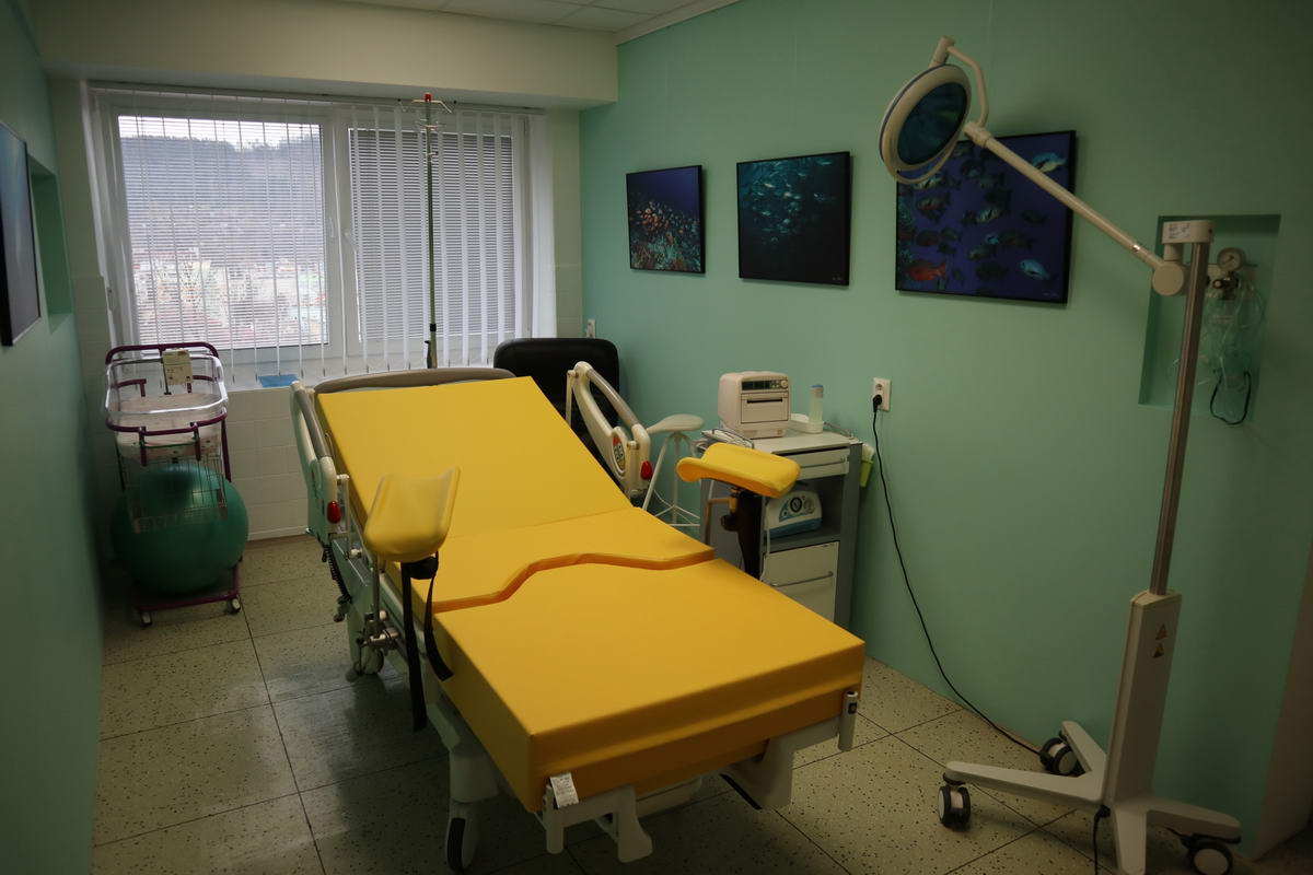 1559 fnsp zakompletne obnovena porodnica jpg