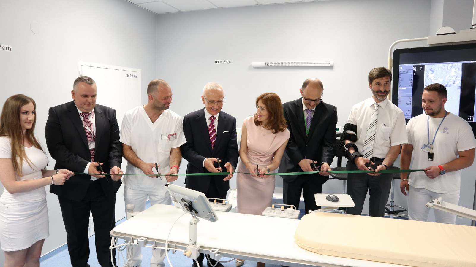 1632 fnsp zanovy angiograf otvorila spolu s vedenim nemocnice a poslancami nr sr ministerka zdravotnictva andrea kalavska jpg