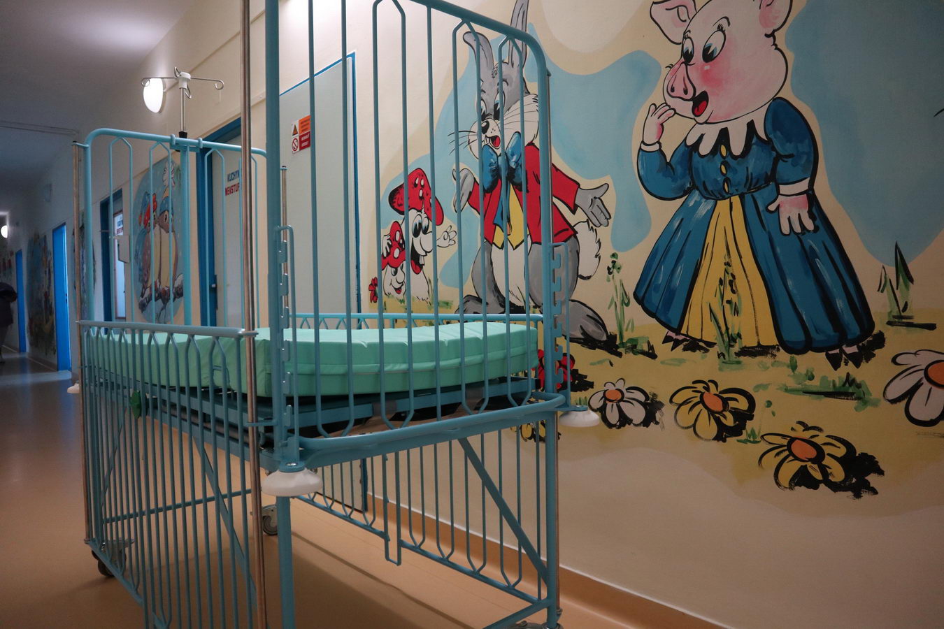 1688 fnsp zaprve dorazili detske postielky jpg