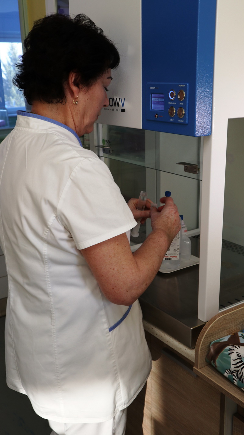 1853 fnsp zilinapristroj sluzi na sterilnu pripravu roztokov a lieciv pre novorodencov jpg