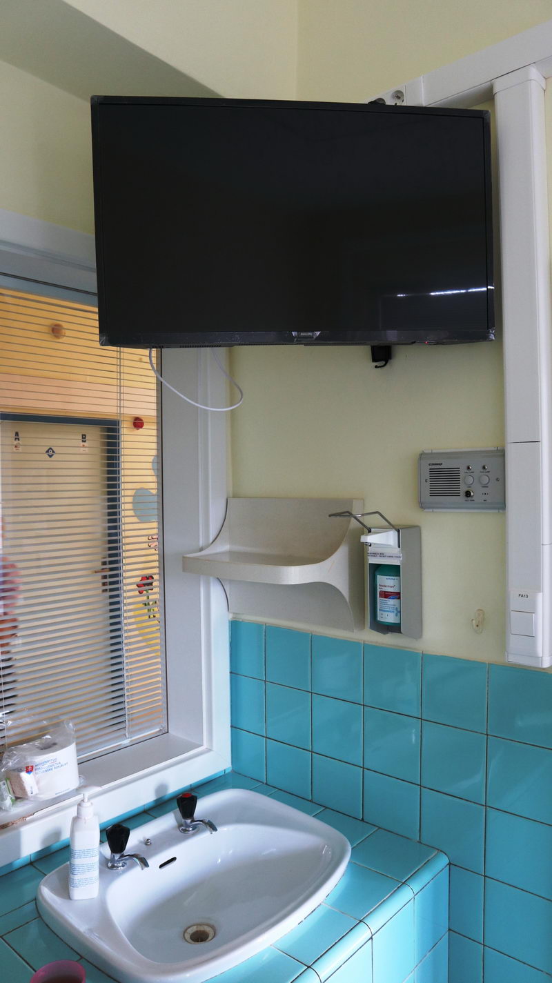 1889 fnsp zatelevizie sprijemnia hospitalizaciu aj rodicom malych pacientov jpg