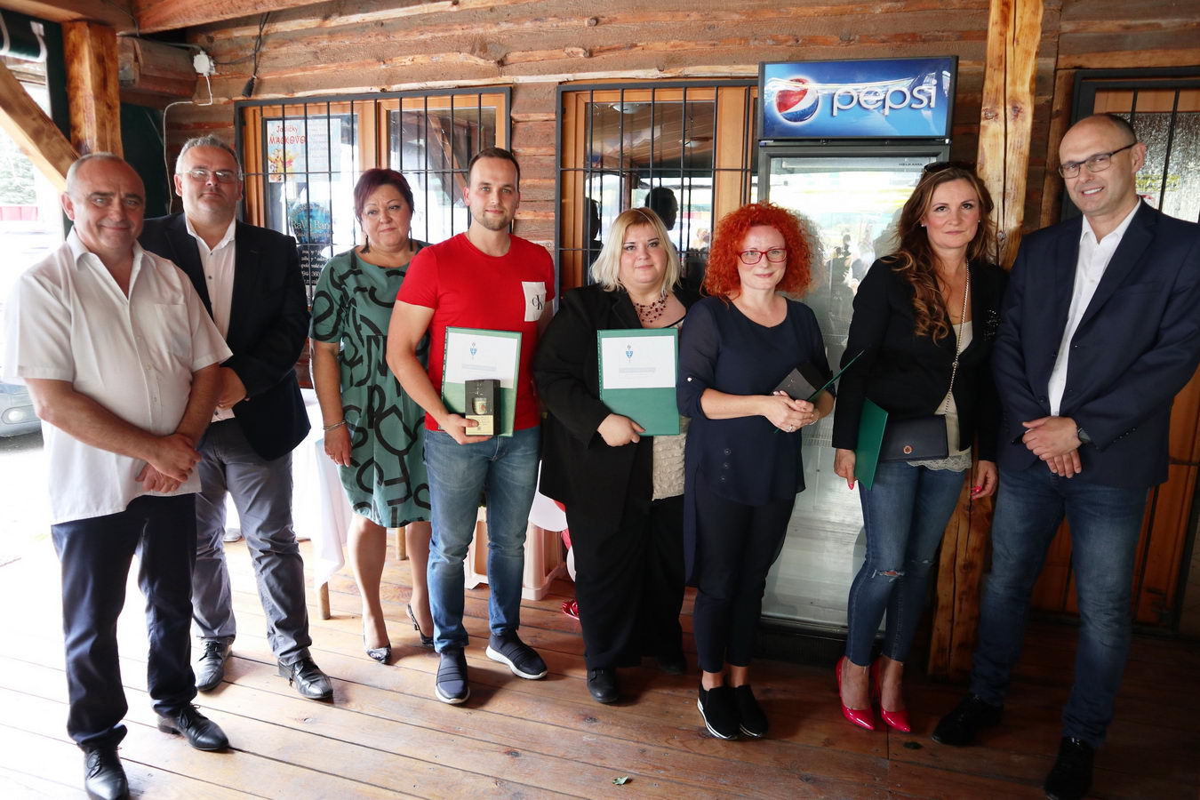 1984 fnsp zazastupcovia ocenenych kolektivov jpg