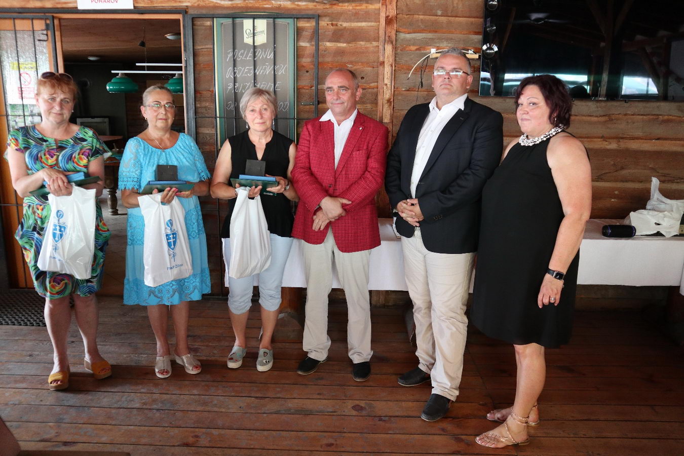 2229 fnsp zatri z piatich sestier uvedenych do novovytvorenej siene slavy jpg