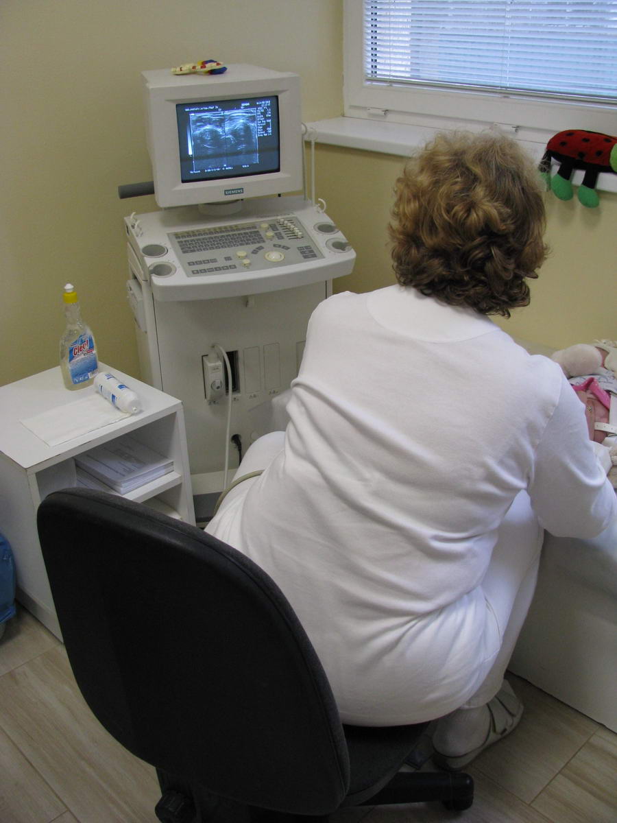 916 fnsp zav zilinskej nemocnici robia u babatiek aj skrining vrodenej chyby vyklbenia bedroveho klbu jpg
